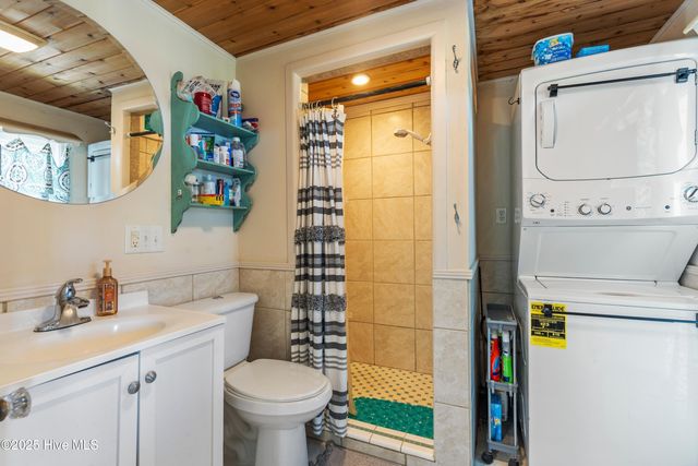 198 Jefferson Road, Lake Waccamaw, NC 28450