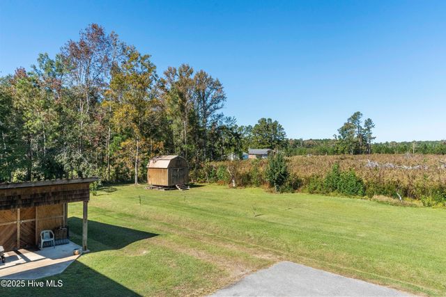 198 Jefferson Road, Lake Waccamaw, NC 28450