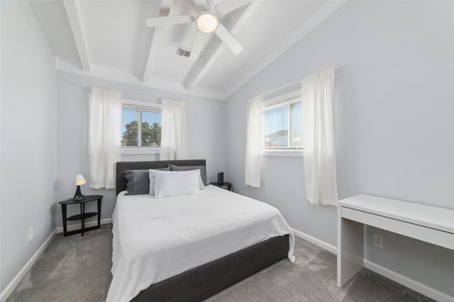 196 Barracuda Street, Bayou Vista, TX 77563