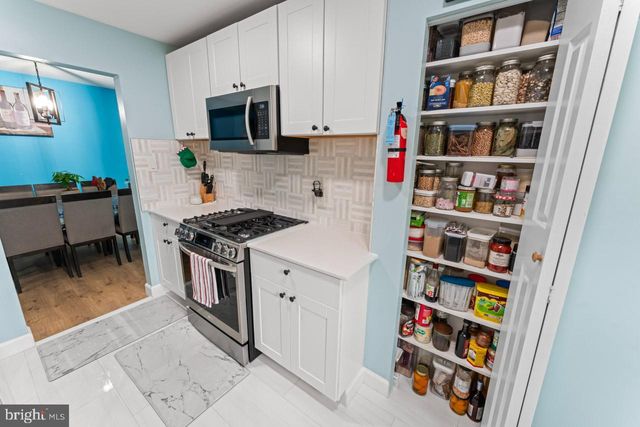 5913 Mayflower Ct Apt 101, Alexandria, VA 22312
