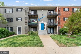 5913 Mayflower Ct Apt 101, Alexandria, VA 22312