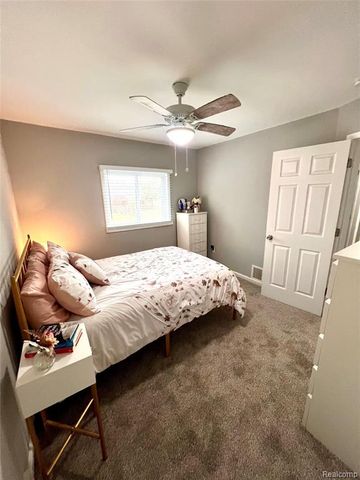 235 W Rutgers Avenue, Pontiac, MI 48340