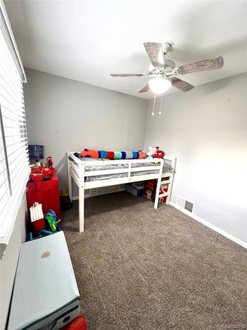 235 W Rutgers Avenue, Pontiac, MI 48340