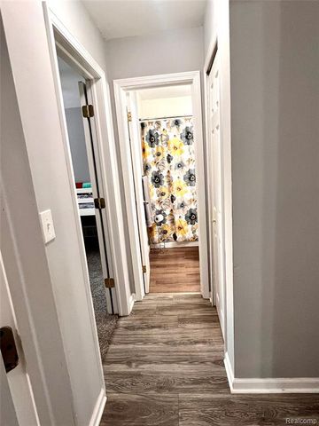 235 W Rutgers Avenue, Pontiac, MI 48340