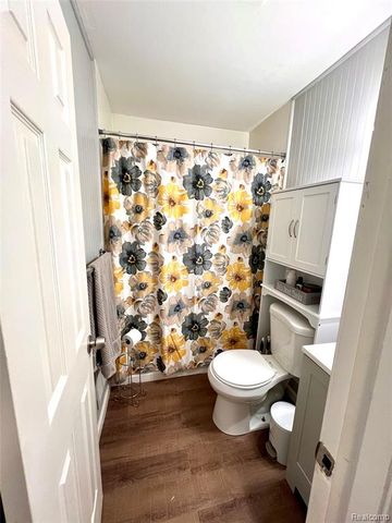 235 W Rutgers Avenue, Pontiac, MI 48340