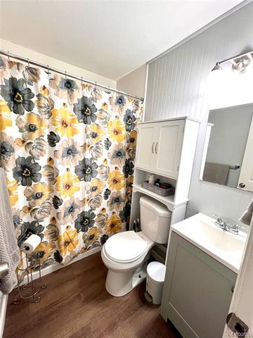 235 W Rutgers Avenue, Pontiac, MI 48340