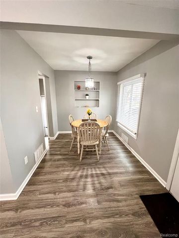 235 W Rutgers Avenue, Pontiac, MI 48340