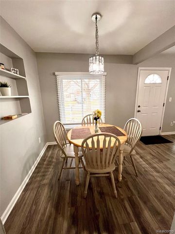 235 W Rutgers Avenue, Pontiac, MI 48340