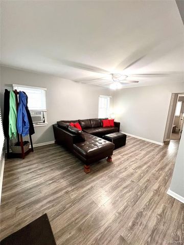 235 W Rutgers Avenue, Pontiac, MI 48340