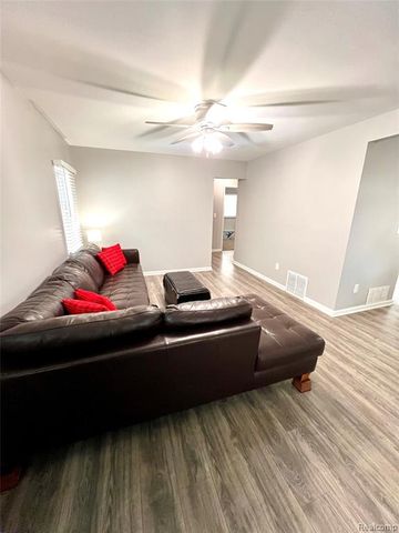 235 W Rutgers Avenue, Pontiac, MI 48340