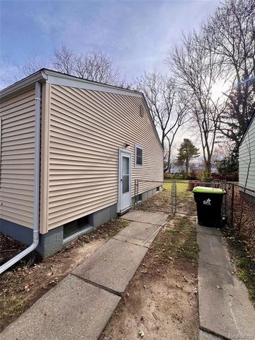 235 W Rutgers Avenue, Pontiac, MI 48340