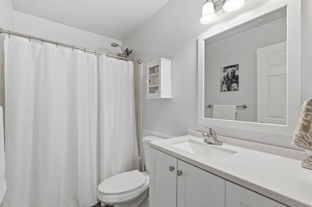 604 S McMillan Rd, Greenacres, WA 99016