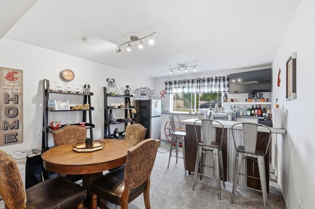 604 S McMillan Rd, Greenacres, WA 99016
