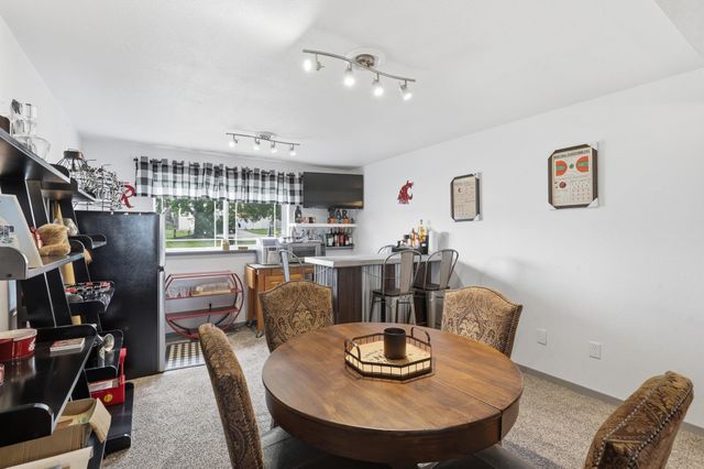 604 S McMillan Rd, Greenacres, WA 99016