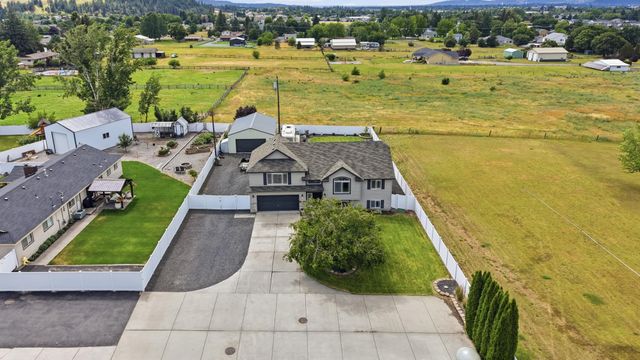 604 S McMillan Rd, Greenacres, WA 99016