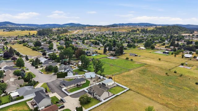 604 S McMillan Rd, Greenacres, WA 99016