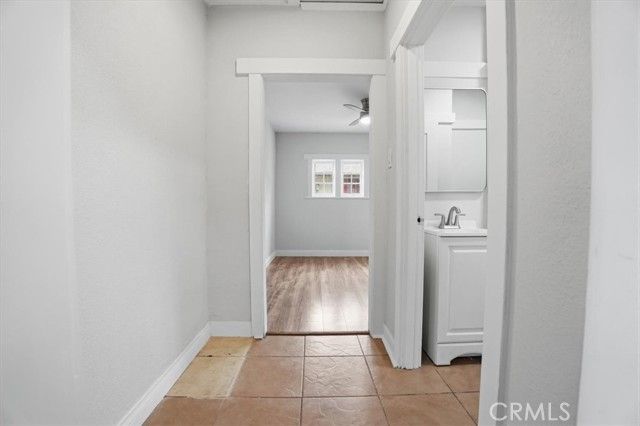 1049 E Claremont, Pasadena, CA 91104