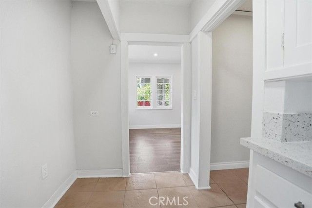 1049 E Claremont, Pasadena, CA 91104