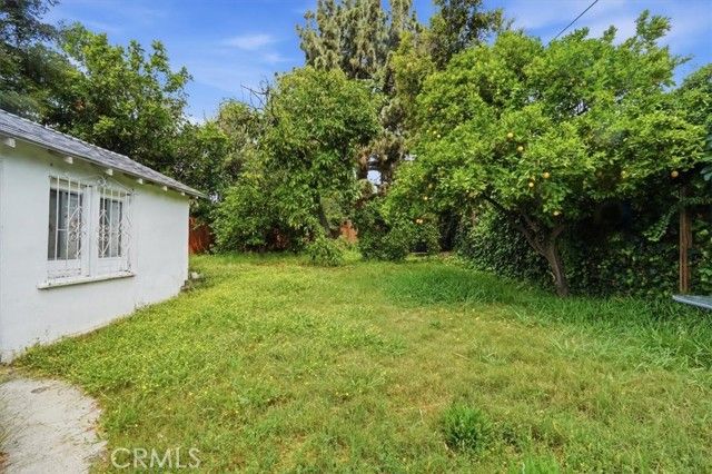 1049 E Claremont, Pasadena, CA 91104