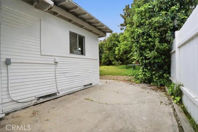 1049 E Claremont, Pasadena, CA 91104