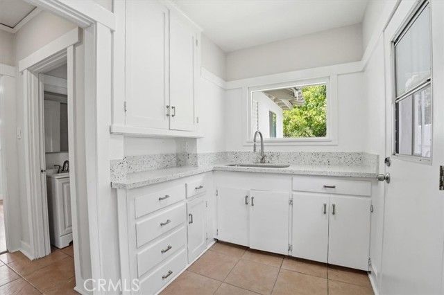 1049 E Claremont, Pasadena, CA 91104