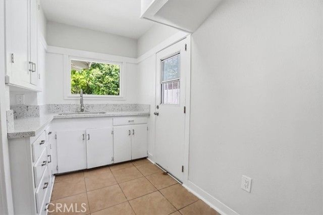 1049 E Claremont, Pasadena, CA 91104