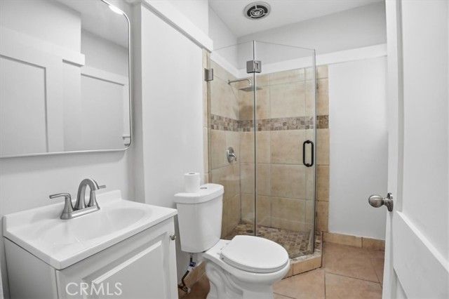 1049 E Claremont, Pasadena, CA 91104