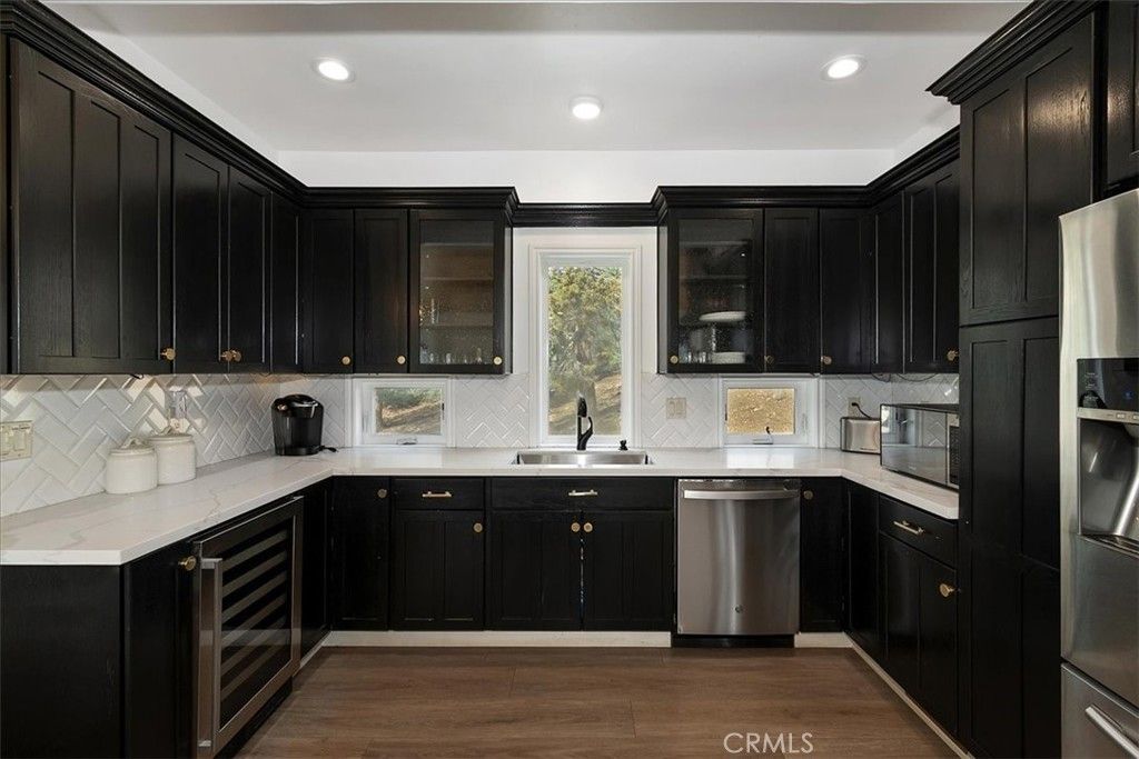 Image 13 of property listing at 1051 Mound, Big Bear City, CA 92314