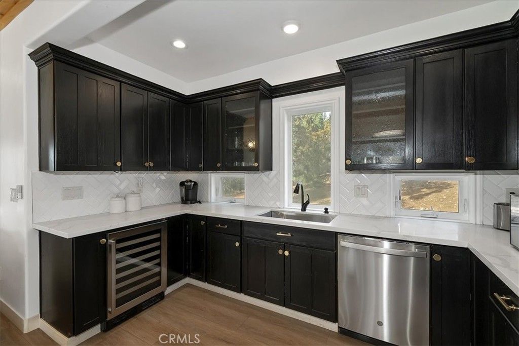 Image 14 of property listing at 1051 Mound, Big Bear City, CA 92314