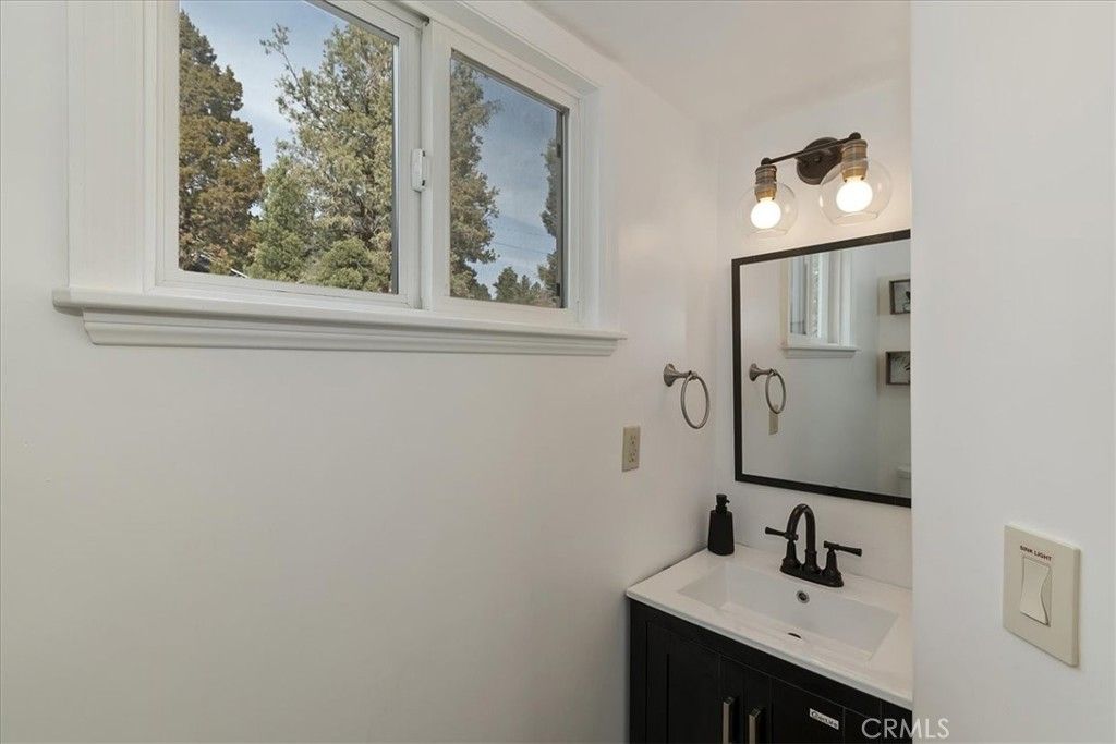 Image 23 of property listing at 1051 Mound, Big Bear City, CA 92314