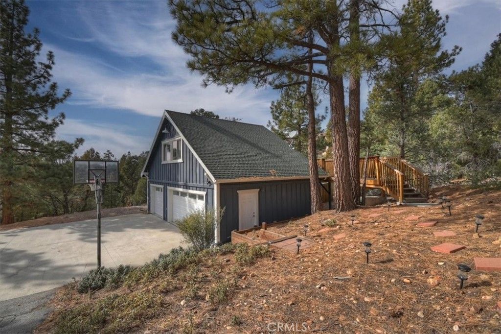 Image 39 of property listing at 1051 Mound, Big Bear City, CA 92314