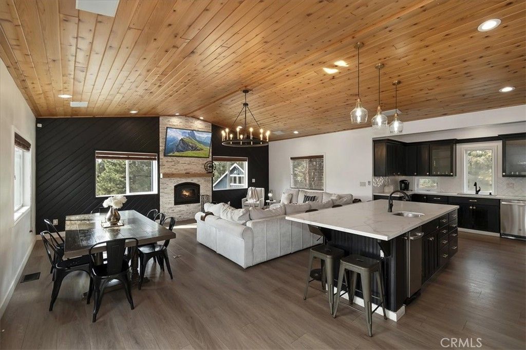 Image 5 of property listing at 1051 Mound, Big Bear City, CA 92314