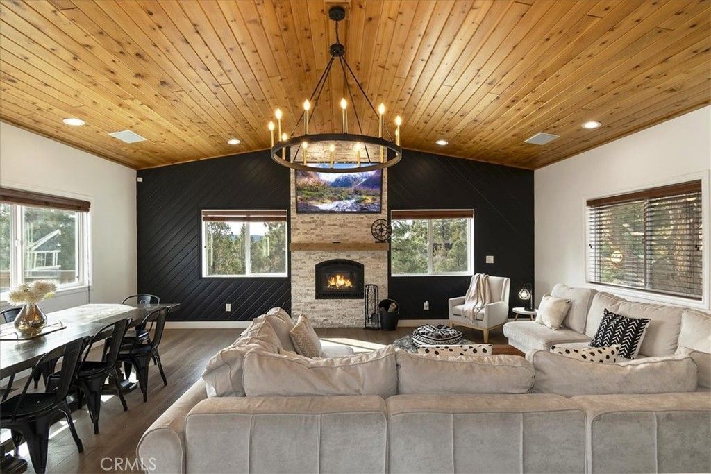 Image 7 of property listing at 1051 Mound, Big Bear City, CA 92314