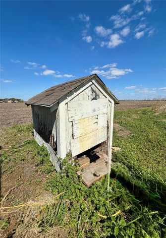 6616 County Road 225, East Bernard, TX 77435