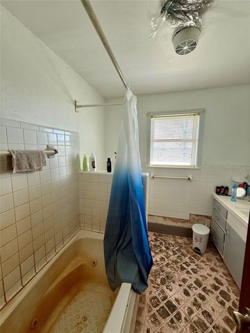 6616 County Road 225, East Bernard, TX 77435