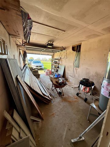 6616 County Road 225, East Bernard, TX 77435