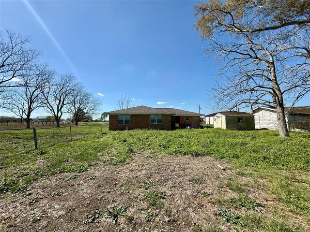 6616 County Road 225, East Bernard, TX 77435