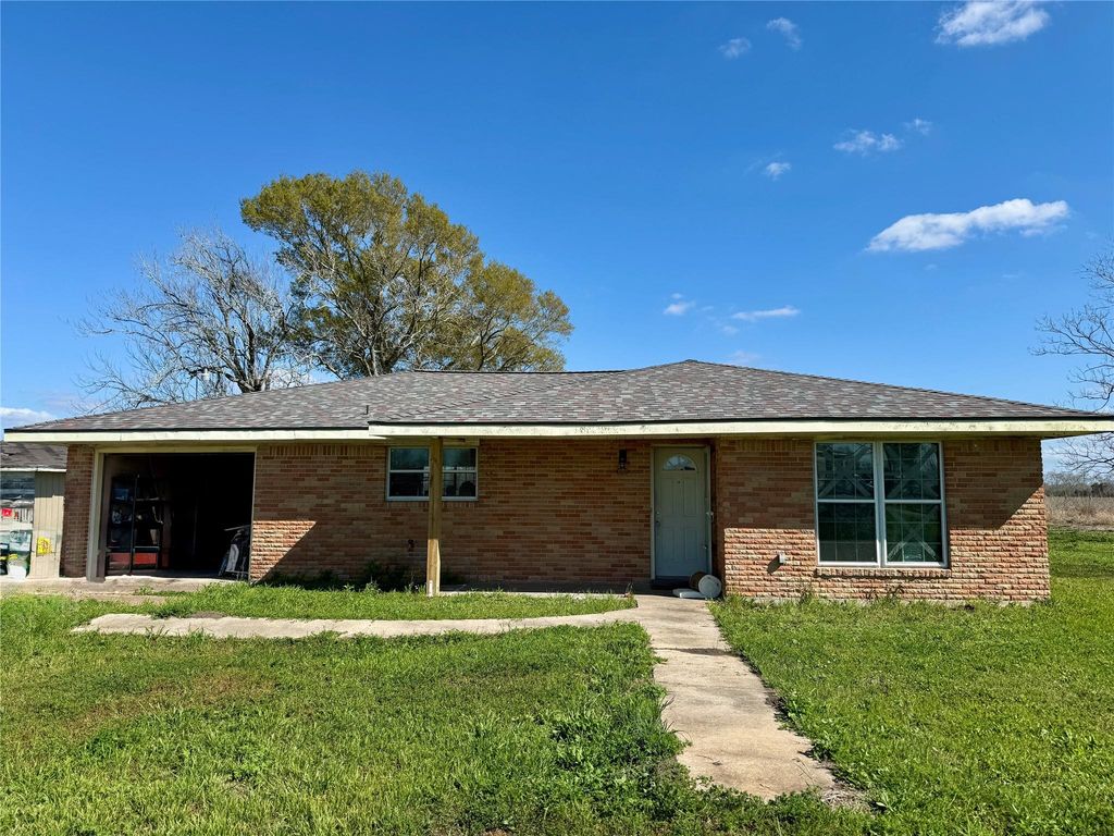 6616 County Road 225, East Bernard, TX 77435