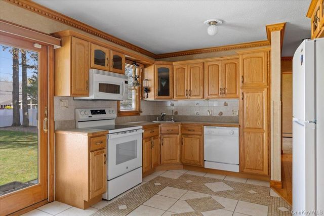 51 Louis Drive, Farmingdale, NY 11735