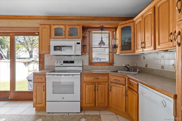 51 Louis Drive, Farmingdale, NY 11735