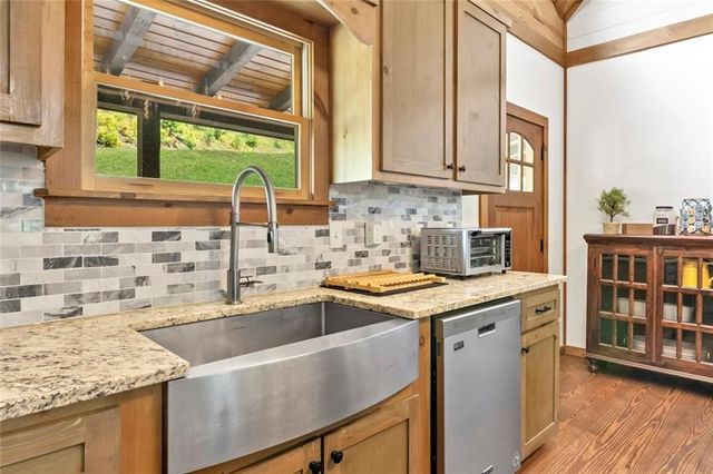 175 Mountain Brooks Road, Blue Ridge, GA 30513