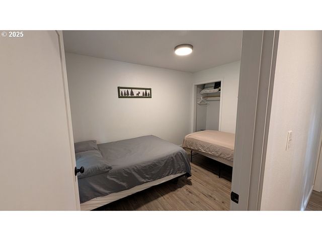 24120 E FARRAGUT St, Welches, OR 97067