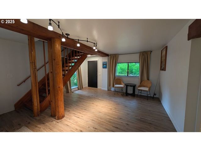 24120 E FARRAGUT St, Welches, OR 97067