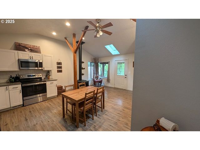 24120 E FARRAGUT St, Welches, OR 97067