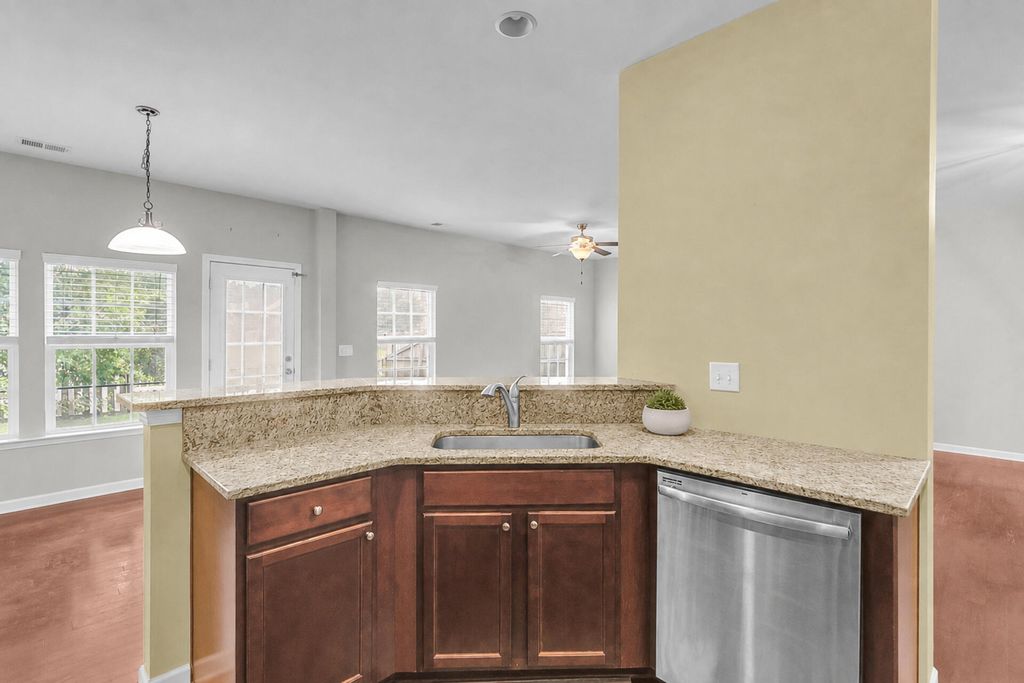 Image 12 of property listing at 223 Longford Drive, Summerville, SC 29483