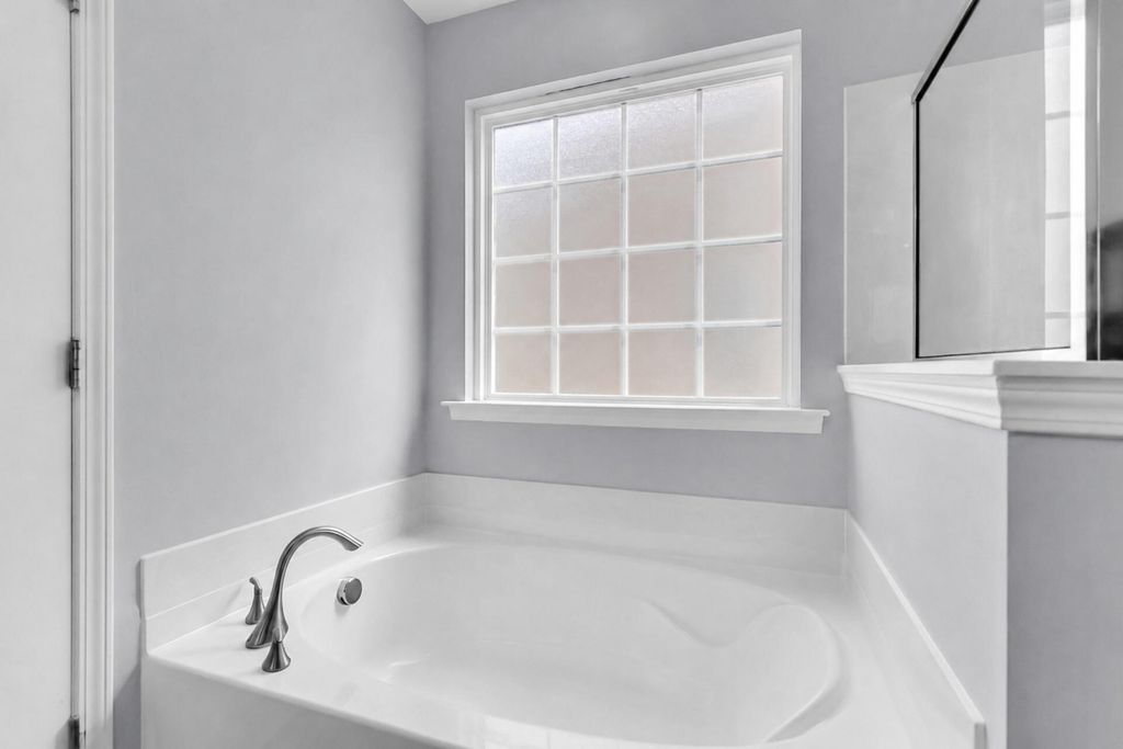 Image 15 of property listing at 223 Longford Drive, Summerville, SC 29483
