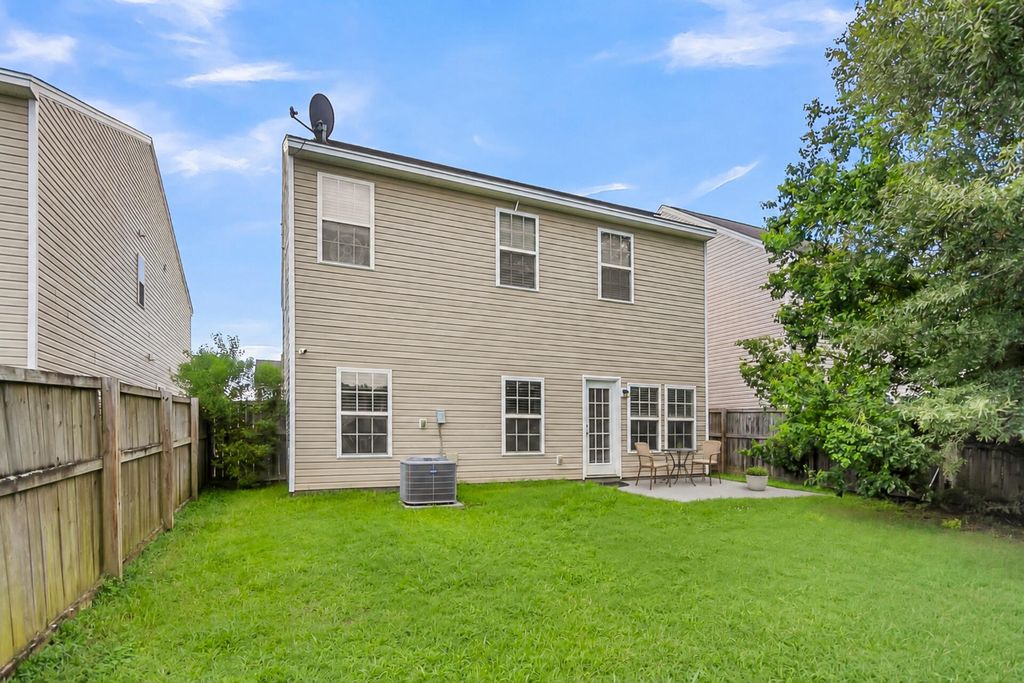 Image 31 of property listing at 223 Longford Drive, Summerville, SC 29483