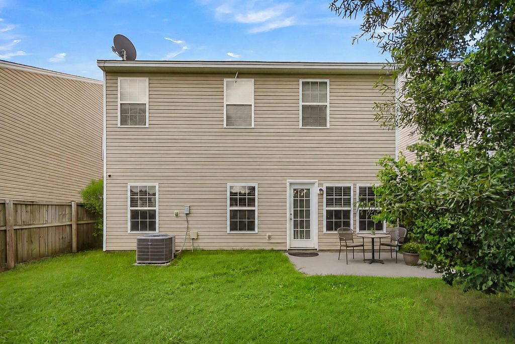 Image 32 of property listing at 223 Longford Drive, Summerville, SC 29483