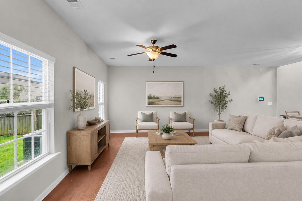 Image 4 of property listing at 223 Longford Drive, Summerville, SC 29483