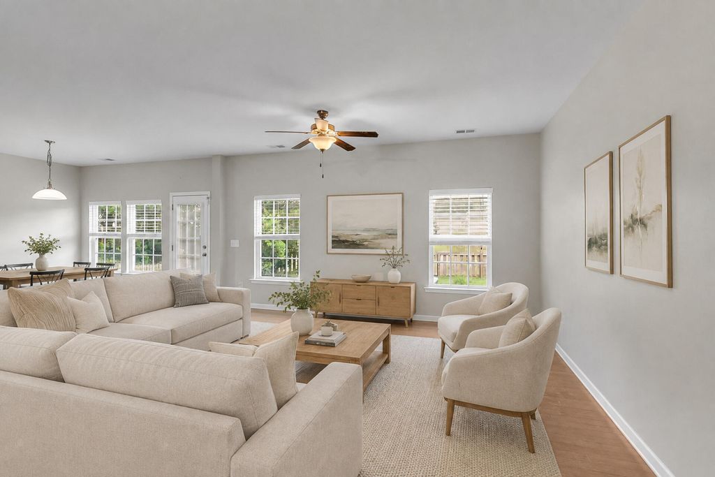 Image 5 of property listing at 223 Longford Drive, Summerville, SC 29483